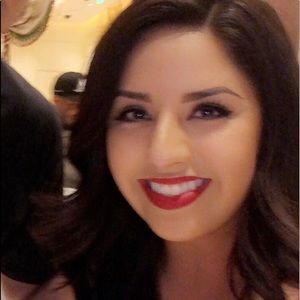 Meet your Posher, Christina